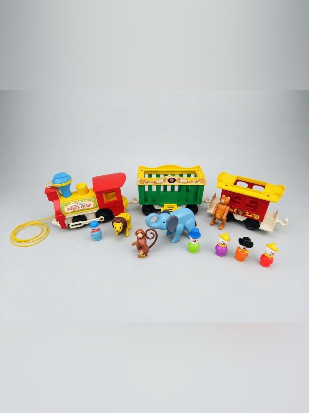 Vintage 1973 Fisher Price Circus Toy Train with Little People *great shape